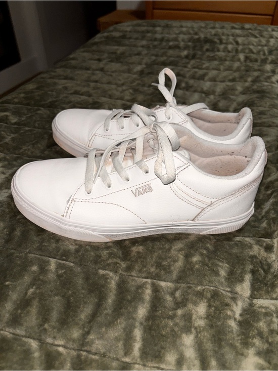 Vans Other - Vans Seldan Youth Size 5 Women’s 7 White leather Low Tops sneakers
